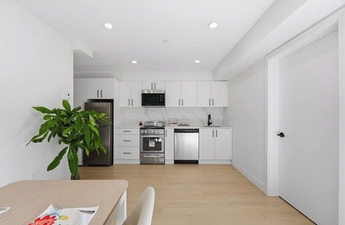 Marpole House | Marpole Modern Stay 2 BR Near YVR