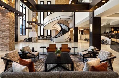 Normal Hotel | Marriott Bloomington Normal Hotel and Conference Center