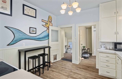 Newberg House | Marvelous Single Level Home in Central Newberg, Fire-Table, Covered Patio, Seven Blocks to Downtown
