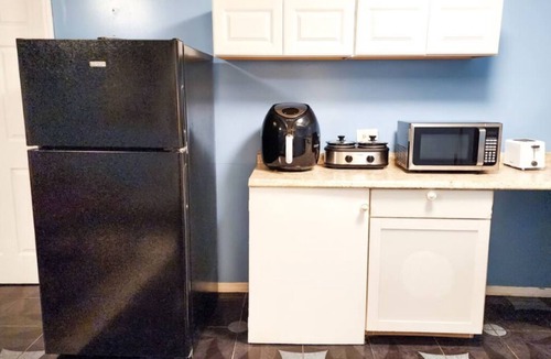 Far Rockaway Apartment | MASTER SUITE Studio- Private Entrance and Bathroom