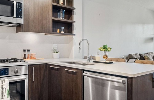 Bridgeland Condo | Min. 30 Days » The Radius DT » 2 BR » Free Parking