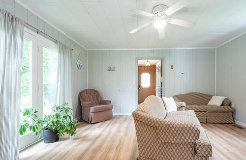 Stanford House | Misty Meadows, peaceful farmhouse
