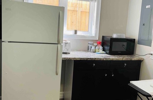 Ruthven House | Modern 2BR Basement Appartment. Near Point Peele. Free Parking. Kitchen