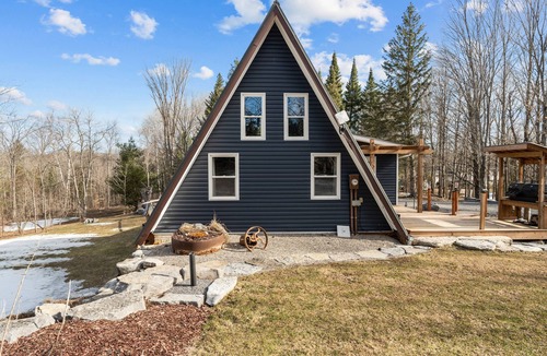 Ivanhoe House | Modern & Charming A-Frame