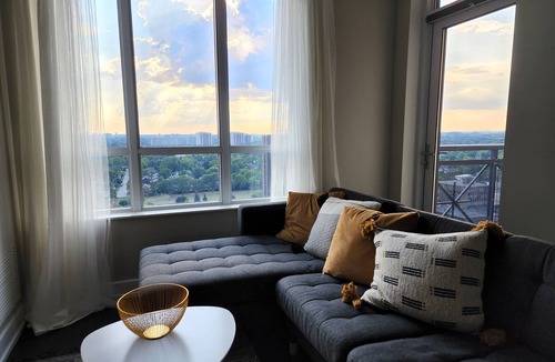 Etobicoke Condo | Modern Condo (2BD+2BATH), Free Parking