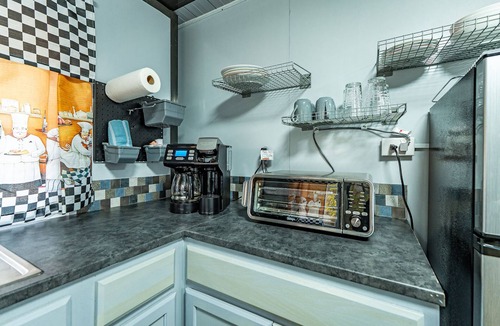 True House | Modern Foldable Container Home Unique Stay Near Pipestem Park