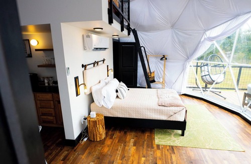Cedar Bluff Resort | Modern Geodesic Dome: Hot Tub & Lake Views