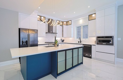 Niagara Falls Villa | Modern Masterpiece 6 Bedroom Villa in Niagara Falls