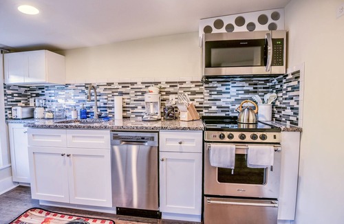 Lambertville Apartment | Modern Private Getaway on Main Street Lambertville