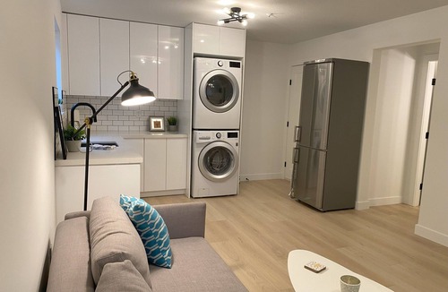Mount Pleasant Apartment | Modern, spacious Main Street Guest Suite, 1 BR