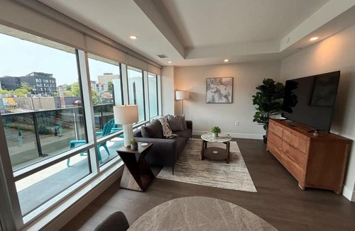 Downtown Halifax Apartment | Modern & spotless 1 BR downtown with 6 appliances