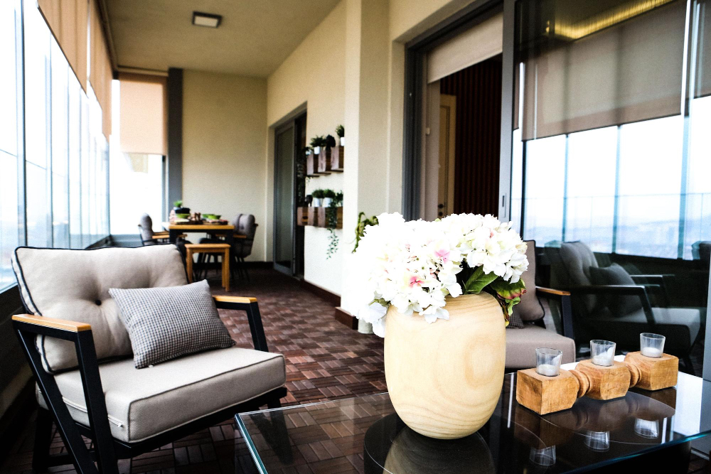 Vernon House | Modern Townhome on Kalamalka Lake, Private Boat Moorage.