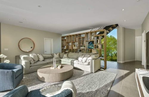 East Hampton House | Modern Waterfront w/Pool + Beach Access