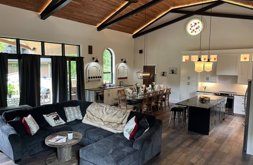 Oro-Medonte Ski Chalet | Moonstone ski Chalet