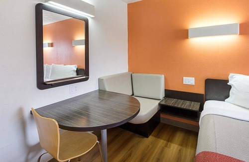 Sidney Hotel | Motel 6 Sidney, OH