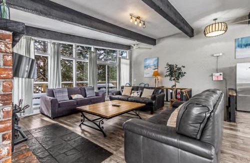 The Blue Mountains Ski Chalet | Mountain View-Backyard-Air-Conditioning-BBQ-15mins walk Blue Mountain Village