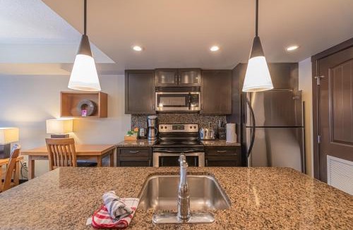Copperstone Resort Apartment | Mountain View Escape - Copperstone 2BR & Hot Tub
