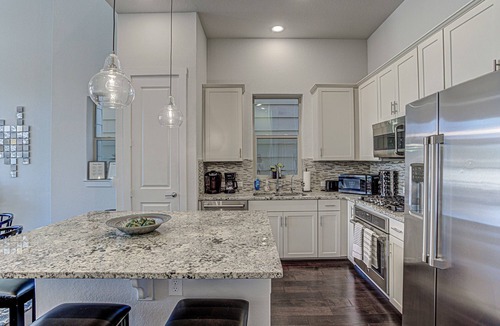 Tobin Hill House | Multi-Unit 9 Bed Homes Mins To Pearl/Riverwalk/DT