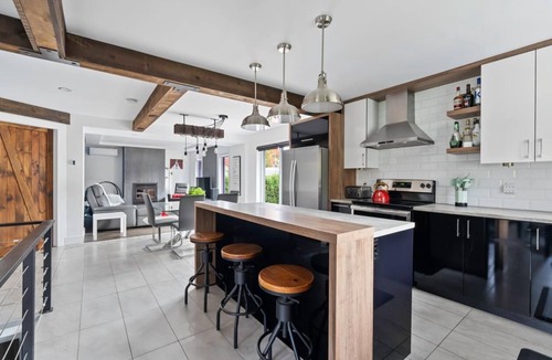 Dollard-des-Ormeaux House | New design house friendly and calmer area