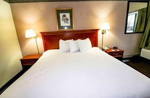 Newburgh Hotel | Newburgh Inn