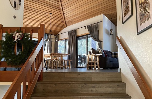Sunriver House | Newly updated Sunriver home 3 bed, 2 bath close to SHARC