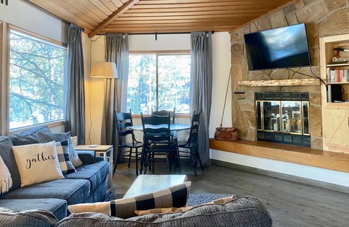 Sunriver House | Newly updated Sunriver home 3 bed, 2 bath close to SHARC
