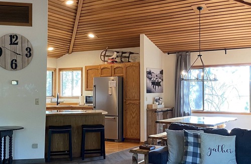 Sunriver House | Newly updated Sunriver home 3 bed, 2 bath close to SHARC