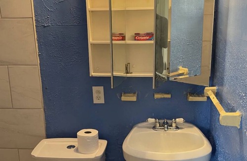 Lockland Apartment | Nice Place Cozy Space, One Bedroom Apartment over the Lounge #3