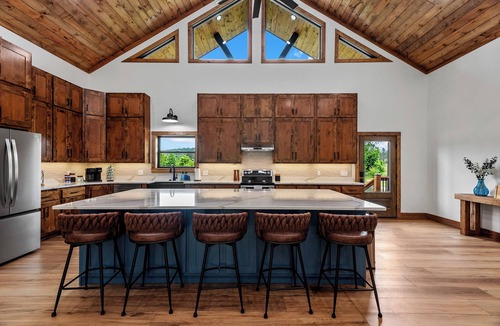 Lone Rock House | NORFORK HIDEAWAY ON THE WHITE RIVER! NEW 4BD/2.5BA HOME WITH DIRECT RIVER ACCESS