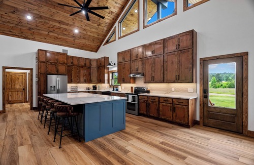 Lone Rock House | NORFORK HIDEAWAY ON THE WHITE RIVER! NEW 4BD/2.5BA HOME WITH DIRECT RIVER ACCESS
