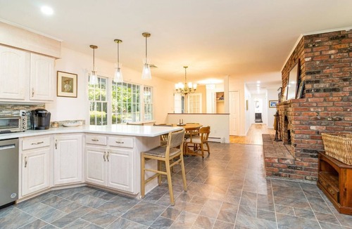 Laurel House | North Fork Ranch Home in Wine Country with Pool- 2 Beaches 5 Min Walk