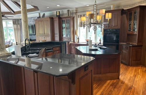 Frankfort House | Oasis Pool Retreat 8 Bedrooms New Management