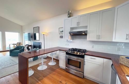 Yachats House | Ocean Front Home for a 30+ Night Stays! Dog Friendly!