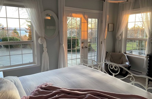 Otter Point House | Ocean Oasis Stunning Views/Gorgeous Private Suite/Cozy Fireplace & much more!