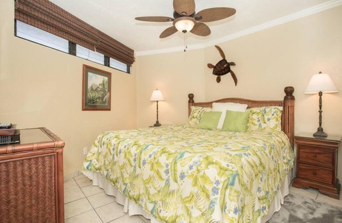 Historic Kailua Village House | Ocean View Condo, Stunning Views! - Kona Reef E-22 by Casago Kona
