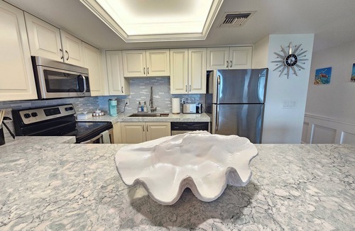 Stuart Condo | ✨Oceanfront🌊 Breathtaking View🏖️ Central Location📍 Pool🏊‍♂️ Modern Elegance✨