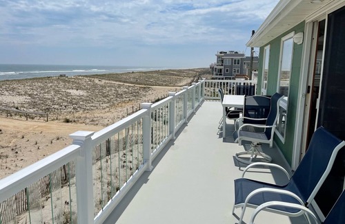 North Beach Haven House | Oceanfront! Upstairs!