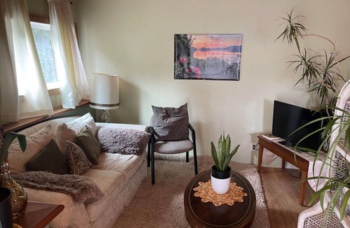 Powell River Apartment | Oceanview cabins, accommodations and the laughing oyster restaurant