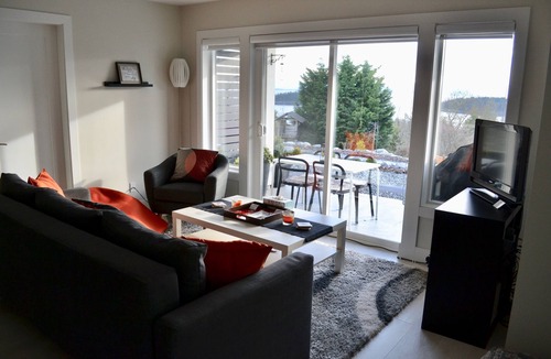 West Sechelt House | Oceanview Escape in West Sechelt | Walk to Beach, Modern & Spacious