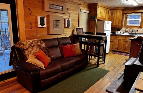 Willis Cabin | Off the Beaten Path by Buffalo Mountain Getaway