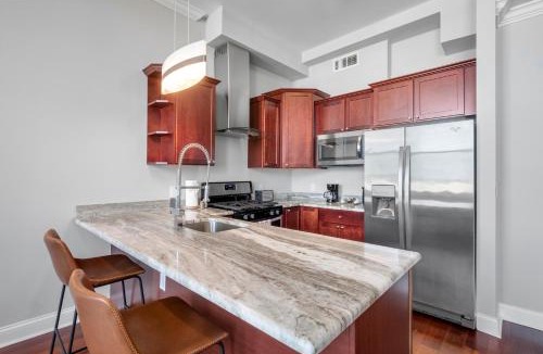 Olde Kensington Apartment | Palatial 1BR with Rooftop Pool