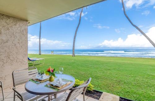 Historic Lahaina Front Street Apartment | Papakea F105