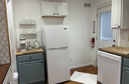 Pine Bush House | Pause and Reset. 24/7 access. Include's Entire Home. Beautiful Outdoors NY