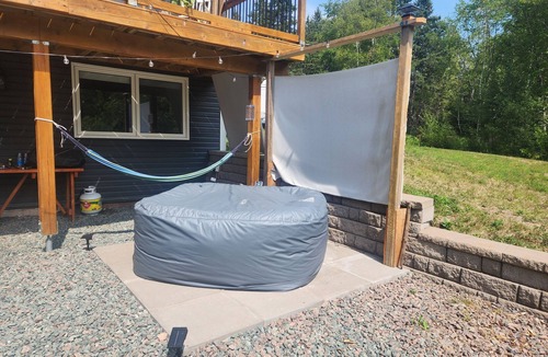 Amherst Apartment | Peaceful Studio Stay w/Hot Tub - sleeps 4