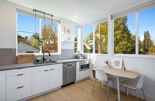 Wallingford House | Perch - Cozy 2BR home. Walk everywhere, park with ease, and surrounded by coffee shops and dining!