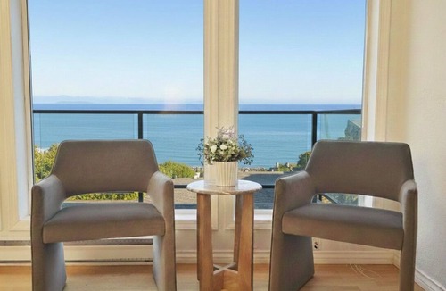 Otter Point House | Perching Gull House - Storms & Wildlife Watching Oceanfront View