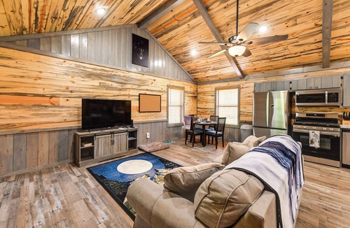 Broken Bow Cottage | Pet-friendly Broken Bow Cabin Near Lukfata Creek!