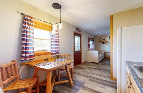 Murphysboro House | Pet Friendly! Countryside Couples Stay in Illinois
