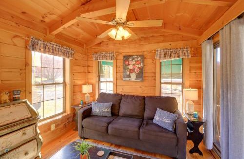 Damascus House | Pet-Friendly Damascus Cabin w/Deck & Mtn Views!