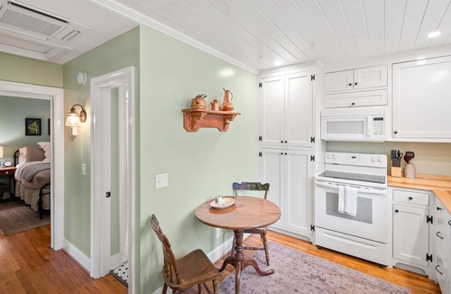 Batesville Cottage | Pet-Friendly Devon Cottage at Ivy Cottages